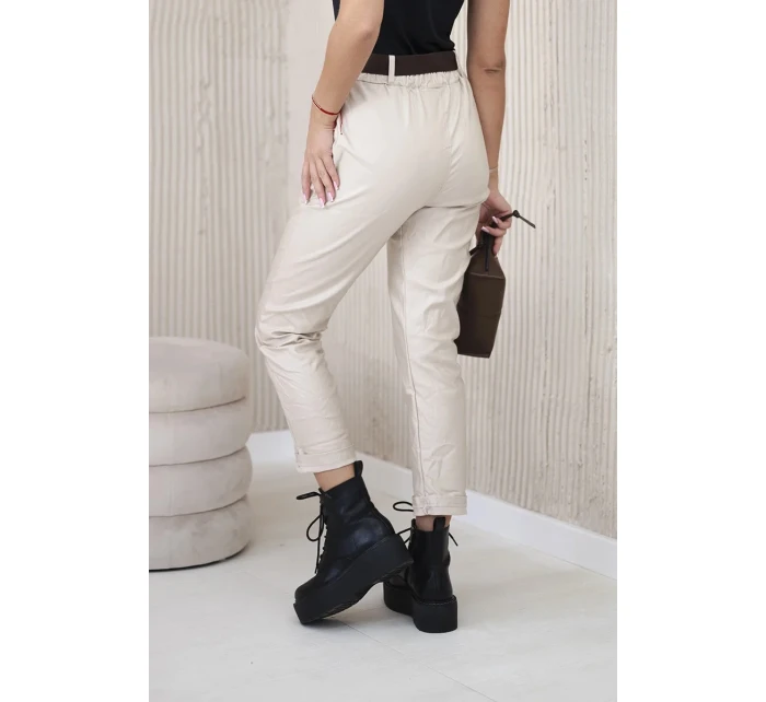 model 20553438 kalhoty s páskem béžový - K-Fashion model 20553438 kalhoty s páskem béžový - K-Fashion