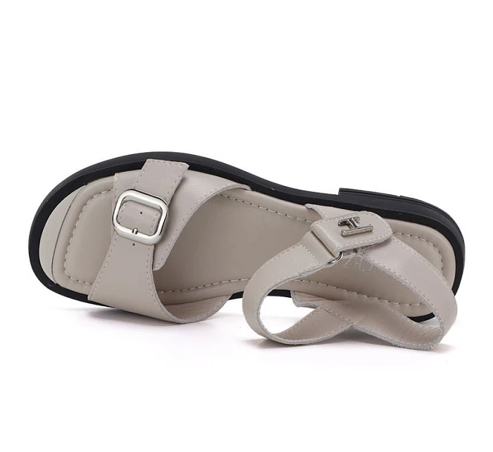 Dámské béžové kožené sandály model 22117680 - VINCEZA