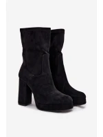 Dámské kotníkové boty na podpatku z eko semiše černé model 21710076 - Boto Dámské kotníkové boty na podpatku z eko semiše černé model 21710076 - Boto