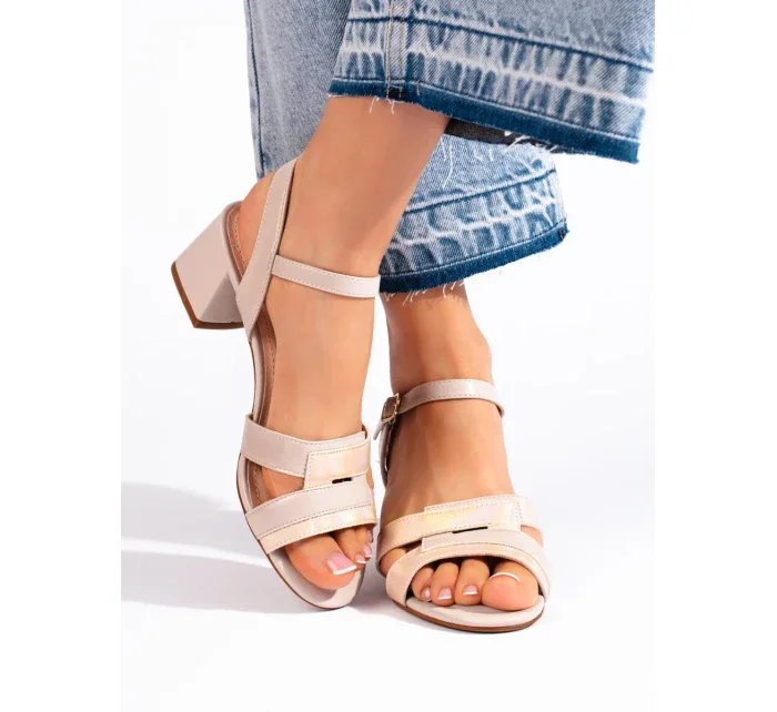 Módní hnědé dámské  sandály na širokém podpatku