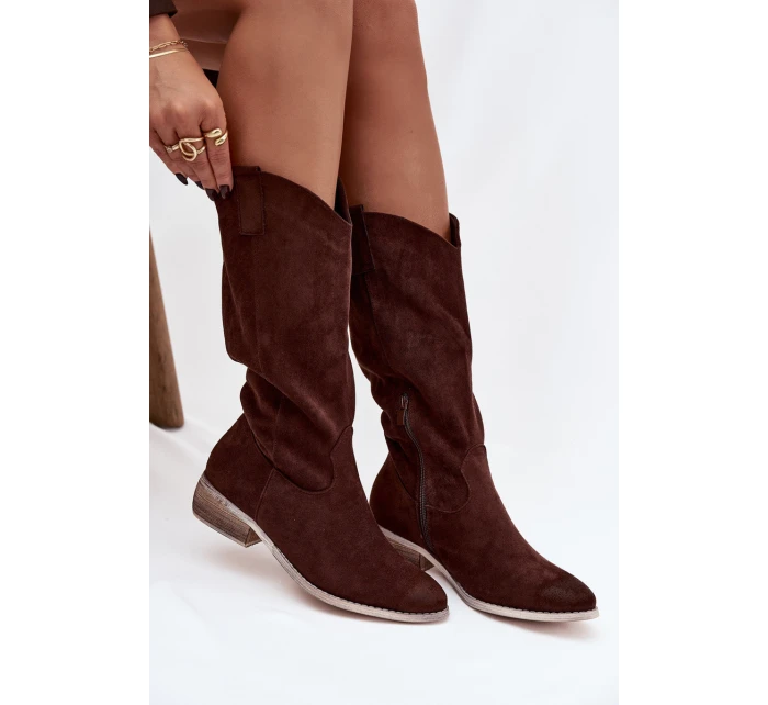 Kovbojky Na Nízkém Podpatku Z Eko Semiše Čokoládové model 21757733 - Boto Kovbojky Na Nízkém Podpatku Z Eko Semiše Čokoládové model 21757733 - Boto