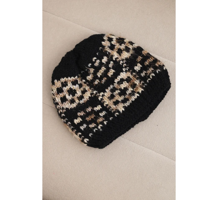 Dámská zimní vlněná čepice s ozdobnými krystalky K399 černá