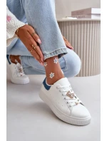 Nízké Tenisky Z Eko Kůže S Připevněnými Dekoracemi Bílá-Modrá Cillione Nízké Tenisky Z Eko Kůže S Připevněnými Dekoracemi Bílá-Modrá Cillione