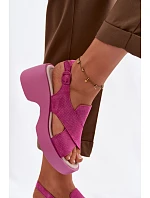 Kožené dámské sandály na platformě model 22101332 Fuchsiová - S.Barski Kožené dámské sandály na platformě model 22101332 Fuchsiová - S.Barski