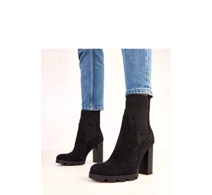 Boty na podpatku model 220579 Solea Boty na podpatku model 220579 Solea