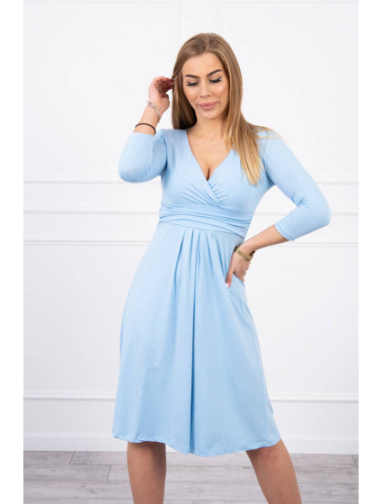 Šaty s výřezem pod prsy modré