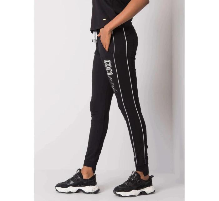 Dámské teplákové kalhoty RV DR model 18926497 černé Relevance - FPrice Dámské teplákové kalhoty RV DR model 18926497 černé Relevance - FPrice