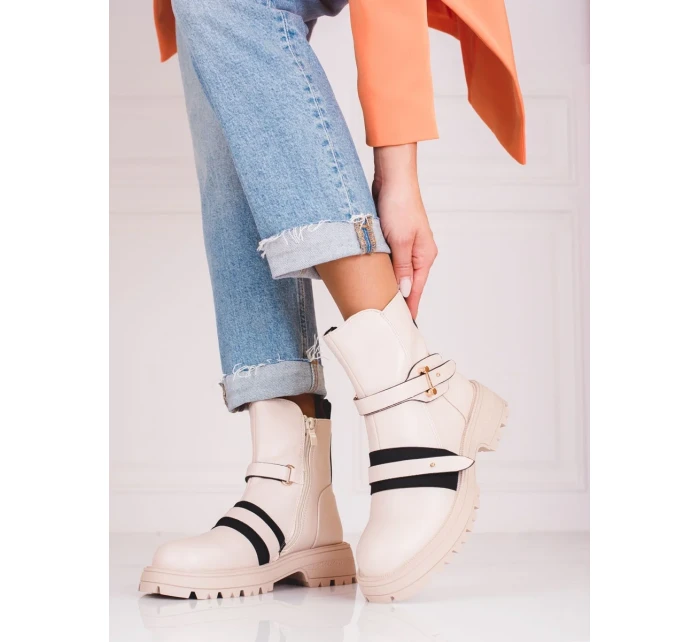 Výborné hnědé  kotníčkové boty dámské na plochém podpatku