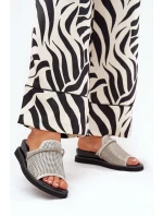 Dámské sandály na klínu s ozdobným páskem stříbrné Teriwes Dámské sandály na klínu s ozdobným páskem stříbrné Teriwes