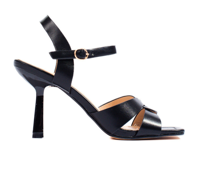 Trendy dámské  sandály černé na širokém podpatku