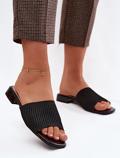 Materiálové dámské pantofle na plochém podpatku Černé model 22122694 - Boto