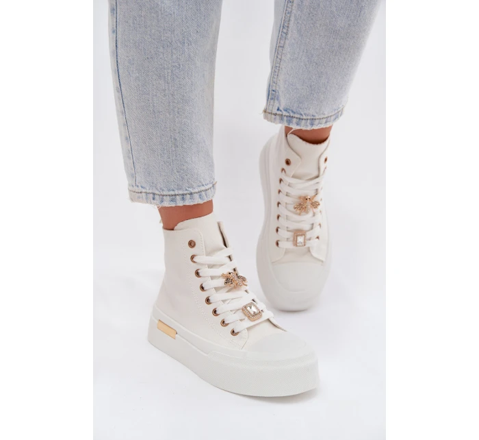 Dámské plátěné tenisky na platformě s ozdobnými připínkami – bílé Gracella Dámské plátěné tenisky na platformě s ozdobnými připínkami – bílé Gracella