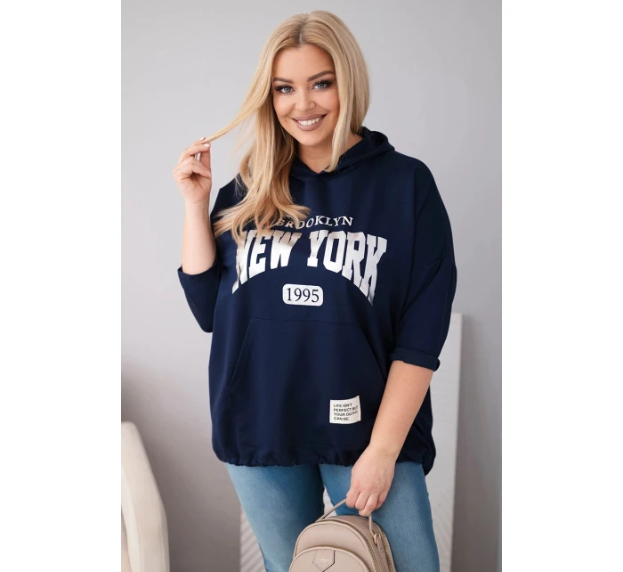 Dámská mikina Plus Size z viskózy s kapucí a model 22011802 kapsou tmavě modrá - K-Fashion Dámská mikina Plus Size z viskózy s kapucí a model 22011802 kapsou tmavě modrá - K-Fashion