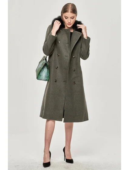 Dlouhý kabát v khaki barvě s límcem model 15837924 - Ann Gissy Dlouhý kabát v khaki barvě s límcem model 15837924 - Ann Gissy