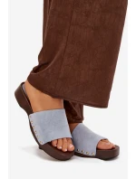 Dámské pantofle se zlatými sponami modré model 21918761 - Boto Dámské pantofle se zlatými sponami modré model 21918761 - Boto