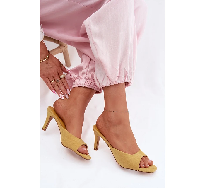 Dámské pantofle na podpatku Žluté model 22092050 - Boto