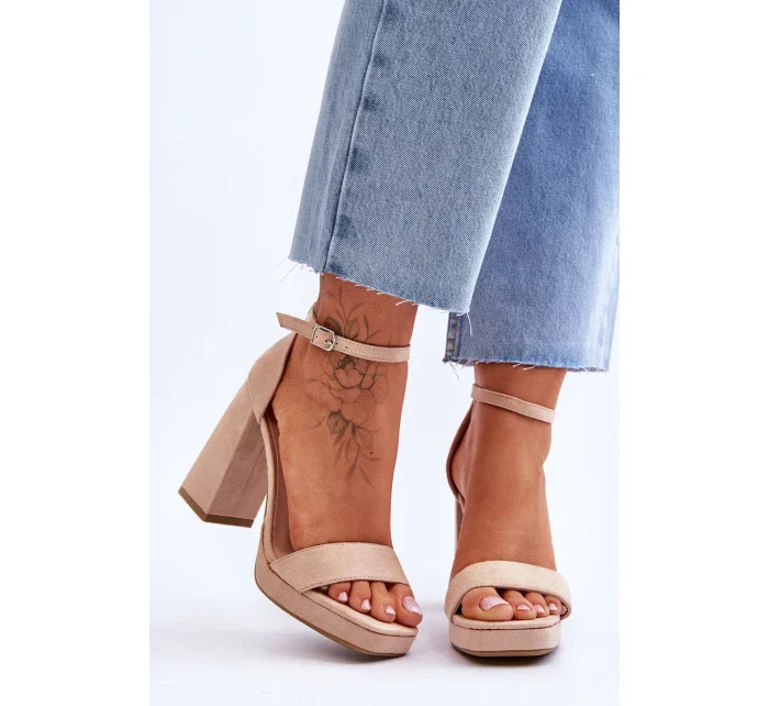 Módní semišové sandály na čtvercovém podpatku Béžové Merila Módní semišové sandály na čtvercovém podpatku Béžové Merila