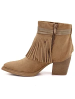 Dámské kovbojské kotníkové boty s třásněmi, zateplené, barva camel, M. Daszyński Dámské kovbojské kotníkové boty s třásněmi, zateplené, barva camel, M. Daszyński