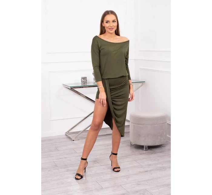 Asymetrické šaty s 3/4 rukávy v khaki barvě