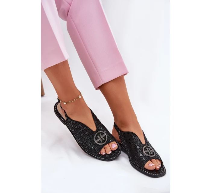 Kožené sandály na plochém podpatku s ozdobou model 21696723 černé - S.Barski