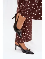 Dámské lakované lodičky na jehlovém podpatku se zlatou sponou Vivae – černé Dámské lakované lodičky na jehlovém podpatku se zlatou sponou Vivae – černé