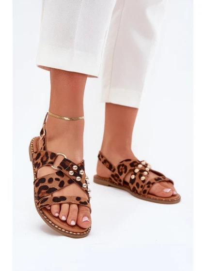 Dámské sandály na plochém podpatku se zlatými hroty model 21702300 - Boto