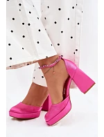 Sandály na podpatku s povrchem model 22107135 - Boto