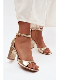 Dámské sandály na podpatku z umělé kůže zlaté model 22122813 - Boto