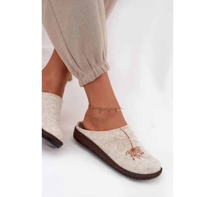 Dámské domácí obuv pantofle model 21714570 béžové - Inblu