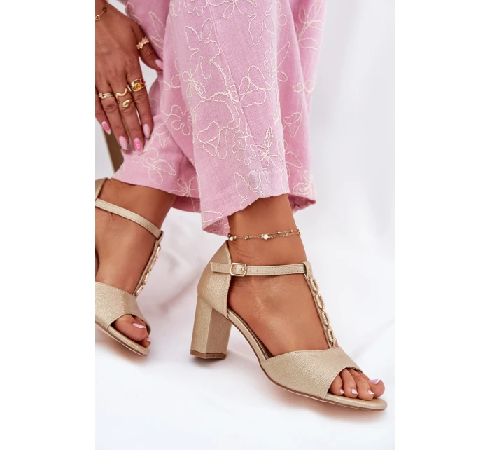 Dámské Sandály Na Podpatku S Dekorativním Páskem Eko Kůže Zlaté Triavera Dámské Sandály Na Podpatku S Dekorativním Páskem Eko Kůže Zlaté Triavera