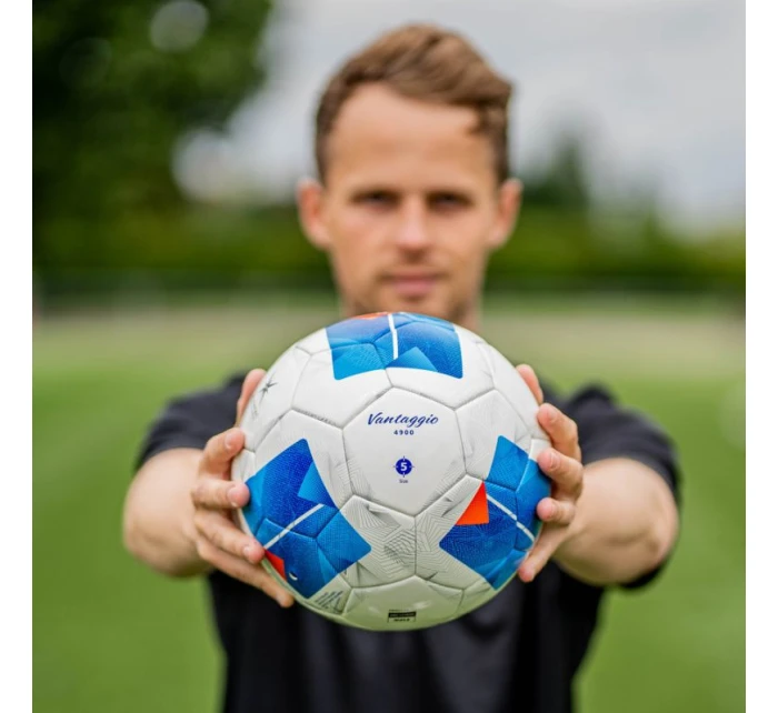 F5N4900 Molten Vantaggio FIFA Quality PRO fotbalový míč na zápas F5N4900 Molten Vantaggio FIFA Quality PRO fotbalový míč na zápas