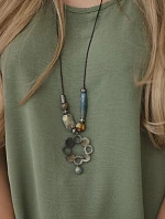 Oversized halenka s přívěskem světlá khaki