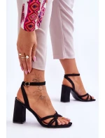 Klasické semišové sandály na podpatku černé Bernett Klasické semišové sandály na podpatku černé Bernett