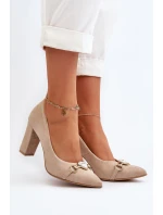 model 21652560 Velurové lodičky na podpatku se srdcem cappuccino - Zazoo model 21652560 Velurové lodičky na podpatku se srdcem cappuccino - Zazoo