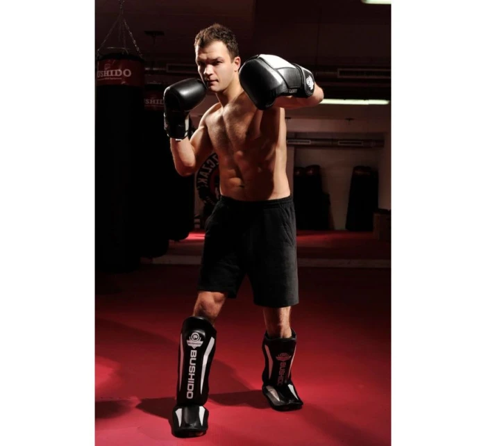 Chrániče holenních kostí M - Phantom White Chrániče holenních kostí M - Phantom White