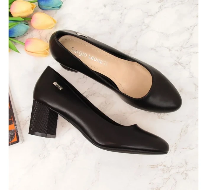 Černé lodičky Sergio Leone W SK314A s ozdobným sloupkem Černé lodičky Sergio Leone W SK314A s ozdobným sloupkem