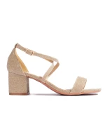 Trendy zlaté dámské sandály na širokém podpatku Trendy zlaté dámské sandály na širokém podpatku