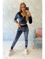 Velurová souprava s nápisem Queen graphite