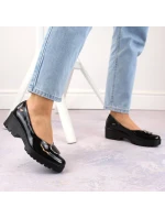 Dámské lakované polobotky se zdobením model 21904556 - FILIPPO Dámské lakované polobotky se zdobením model 21904556 - FILIPPO