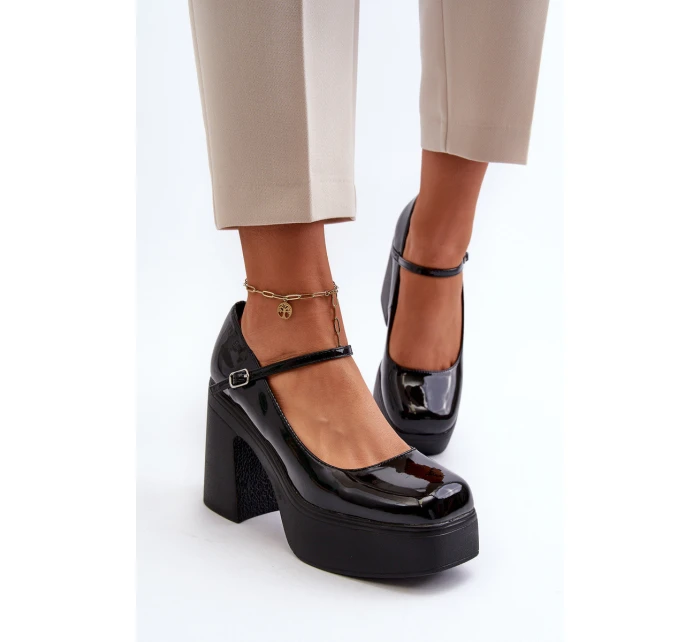 Dámské lakované polobotky na platformě a sloupku Big Star model 21653928 černé - Big Star Shoes