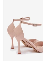 Lakované sandály na jehlovém podpatku béžové model 21788223 - Boto
