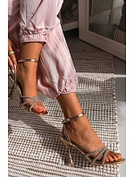 Dámské sandály na podpatku se zdobenými pásky Šampaňské Gedira