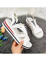 Sandály na platformě Rieker W V02Y5 white Sandály na platformě Rieker W V02Y5 white