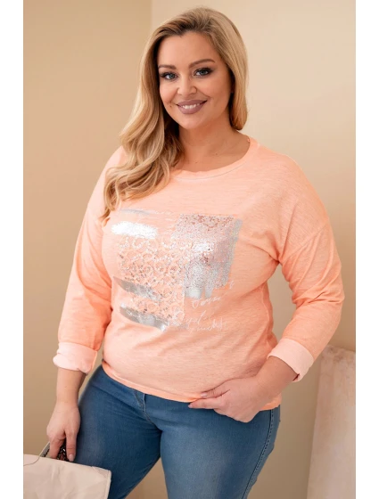 Dámská blůza Plus Size s potiskem a delší zádí meruňková