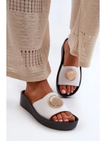 Zazoo 2920 Kožené Dámské Žabky Na Klinu S Zlatým Detailní Bílé Zazoo 2920 Zazoo 2920 Kožené Dámské Žabky Na Klinu S Zlatým Detailní Bílé Zazoo 2920