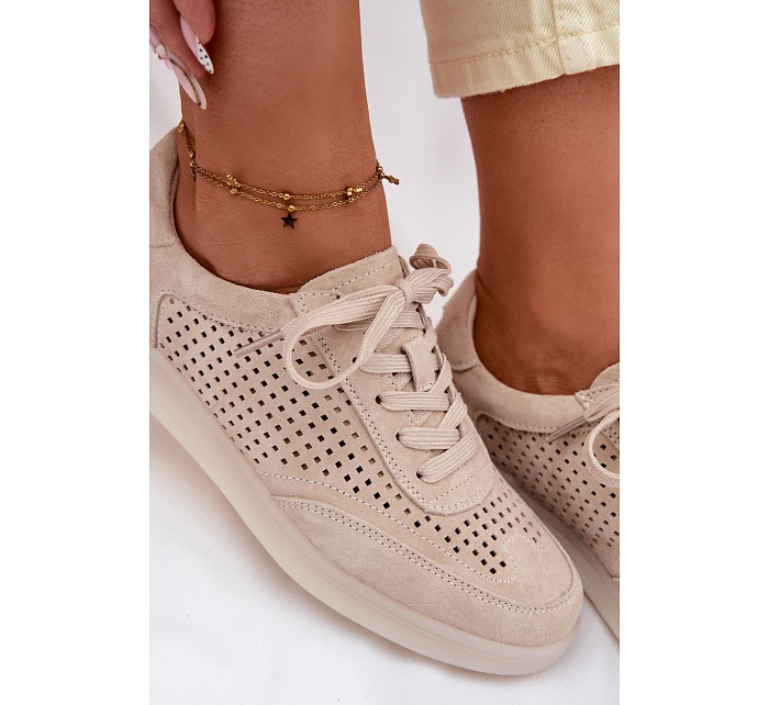 Kožené semišové dámské tenisky s otvory Béžové model 22100230 - Boto Kožené semišové dámské tenisky s otvory Béžové model 22100230 - Boto