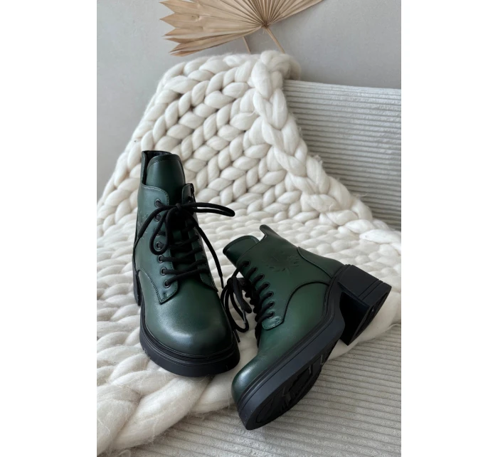 Dámské kožené kotníkové boty na klínu s vyhříváním Vinceza 39950 tmavě zelené