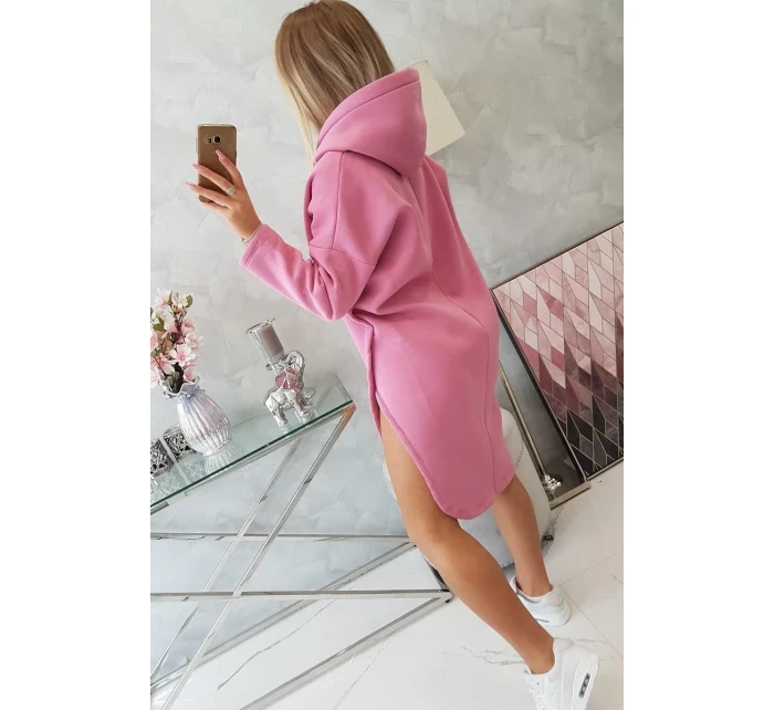 Šaty s kapucí a bočním rozparkem růžové