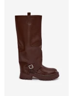 Zateplené kozačky s ohrnutým svrškem a přezkou čokoládové model 21704858 - Boto Zateplené kozačky s ohrnutým svrškem a přezkou čokoládové model 21704858 - Boto