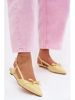 Dámské sandály z umělé kůže na nízkém podpatku model 22107051 - Boto